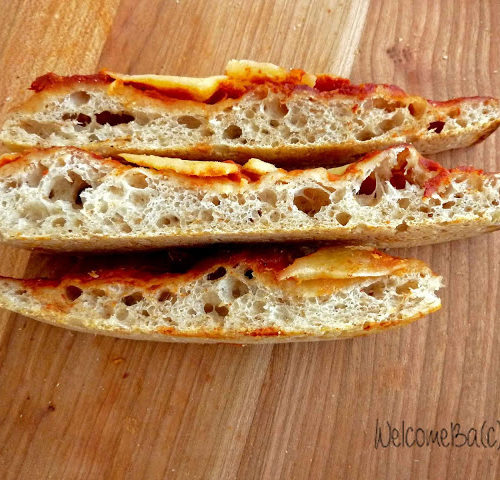 Pizza in teglia con farina integrale e con pasta madre