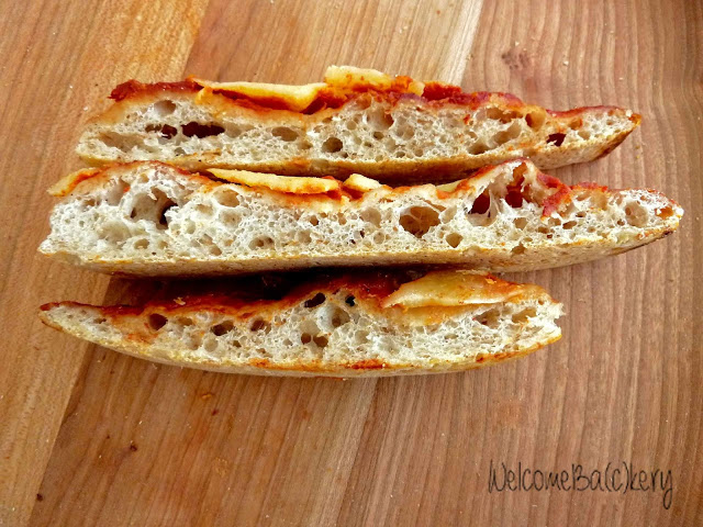 Pizza in teglia con farina integrale e con pasta madre