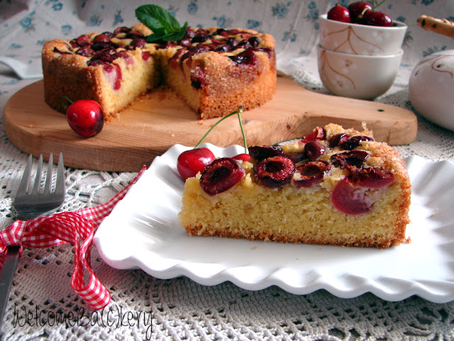 Cherries and almonds cake