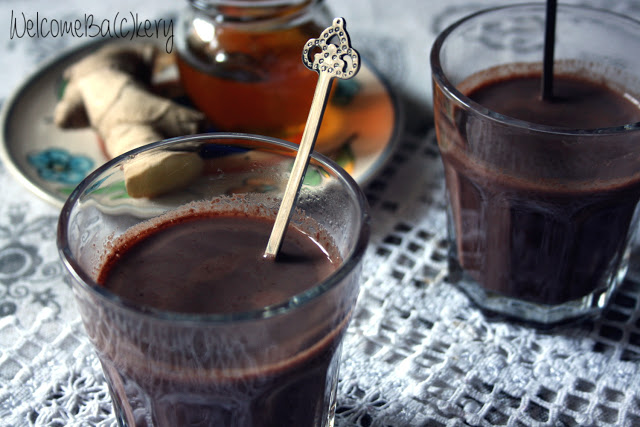 Bevanda al cacao, miele e zenzero