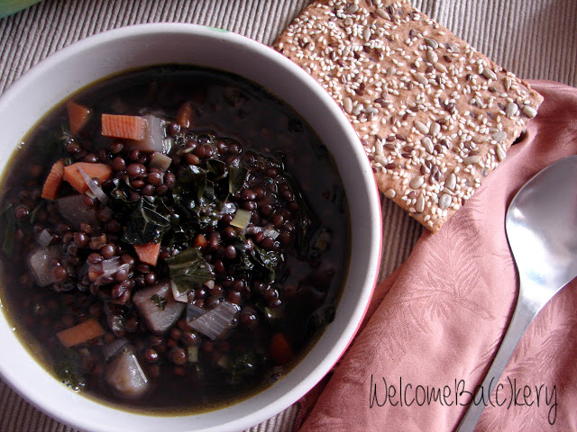 Zuppa di lenticchie nere e cavolo nero