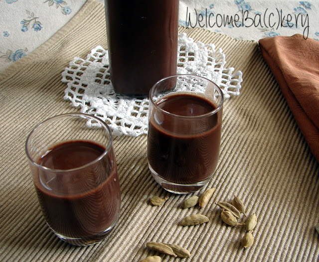 Liquore al cacao e cardamomo