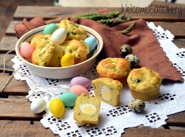 Muffins con asparagi e uova di quaglia