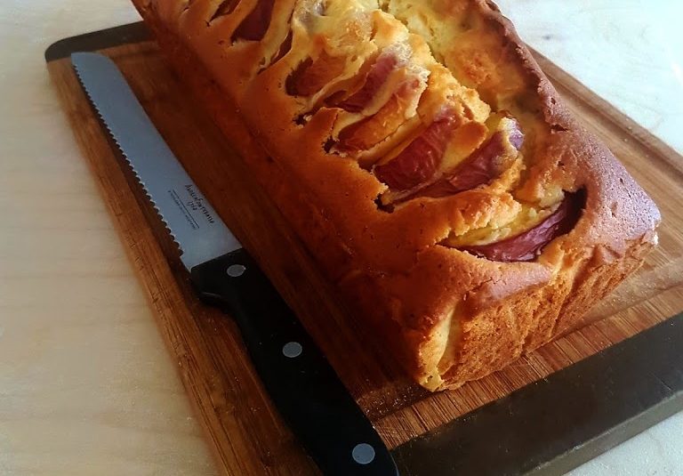 Torta morbida con pesche e albicocche, senza burro