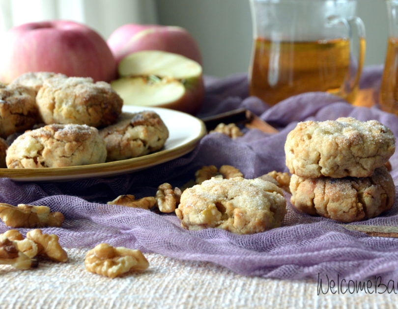 Apple and walnuts cookies