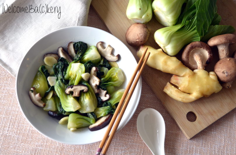 Bok choy con funghi Shiitake freschi