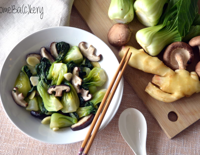 Bok choy con funghi Shiitake freschi