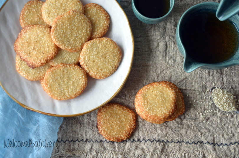 Sweet sesame crisps