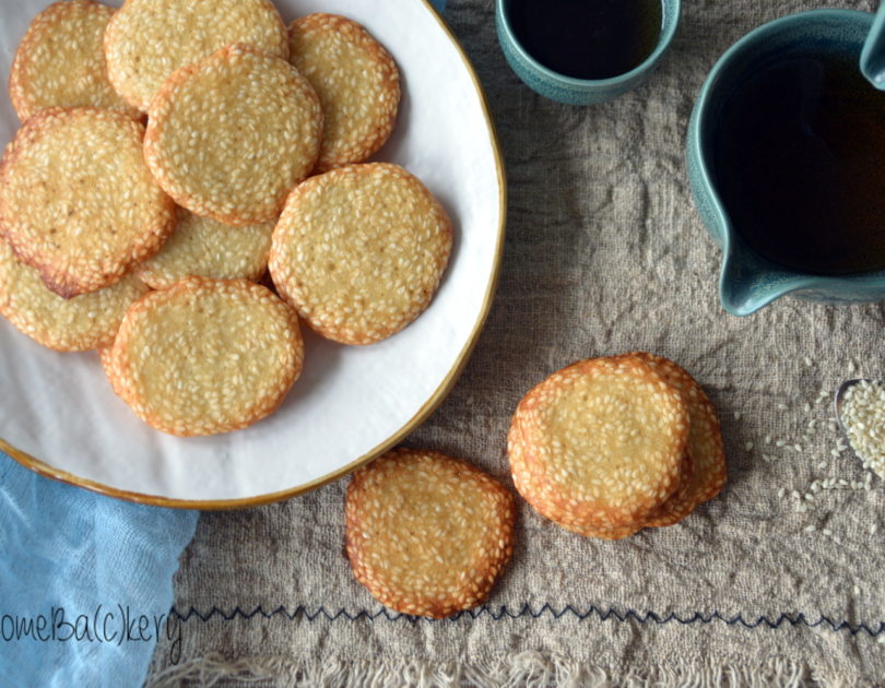 Sweet sesame crisps