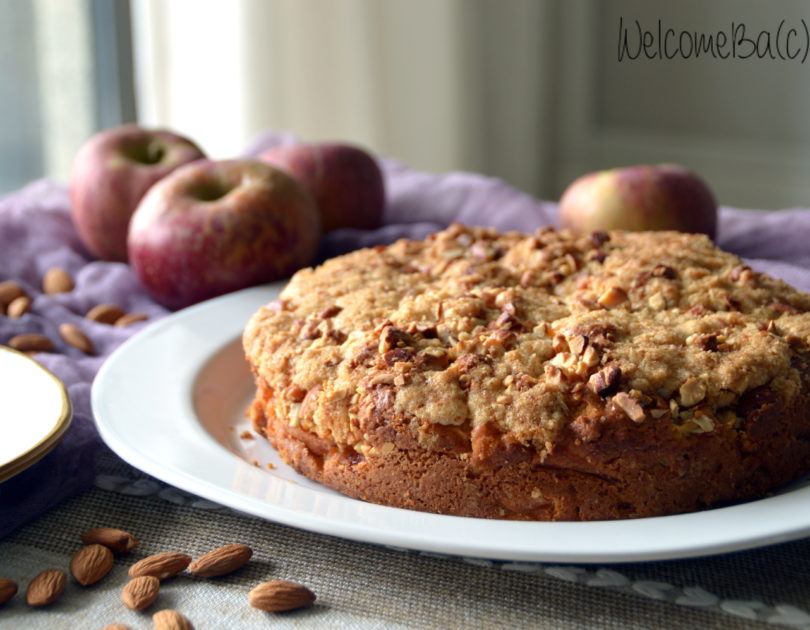 Apple crumble cake