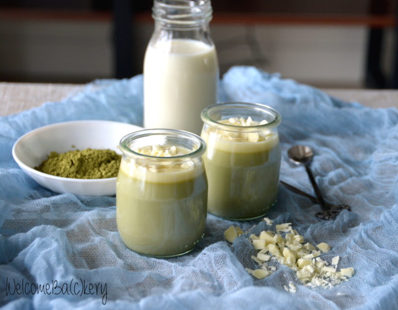 Panna cotta al tè matcha e cioccolato bianco