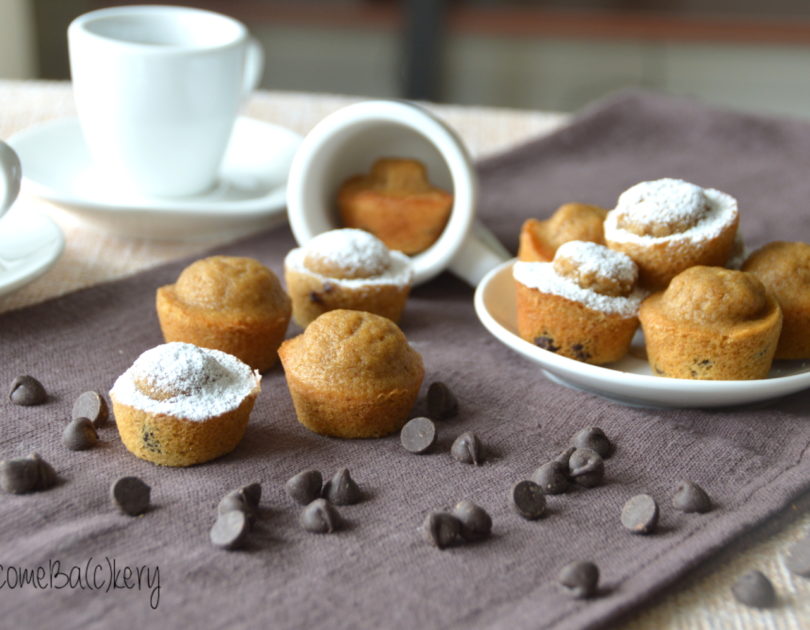 Coffee mini-muffins with chocolate chips