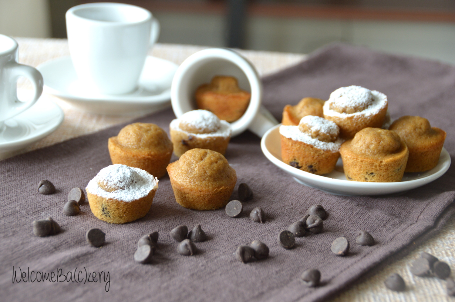 Coffee mini-muffins with chocolate chips