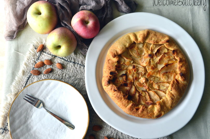 Almonds and apples galette