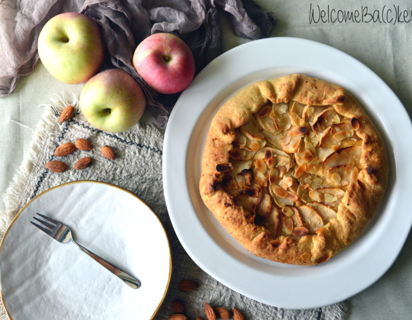 Almonds and apples galette