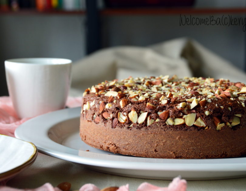 Cocoa and almonds cake